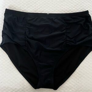 Black swimsuit bottoms Raisins Curve 24W
